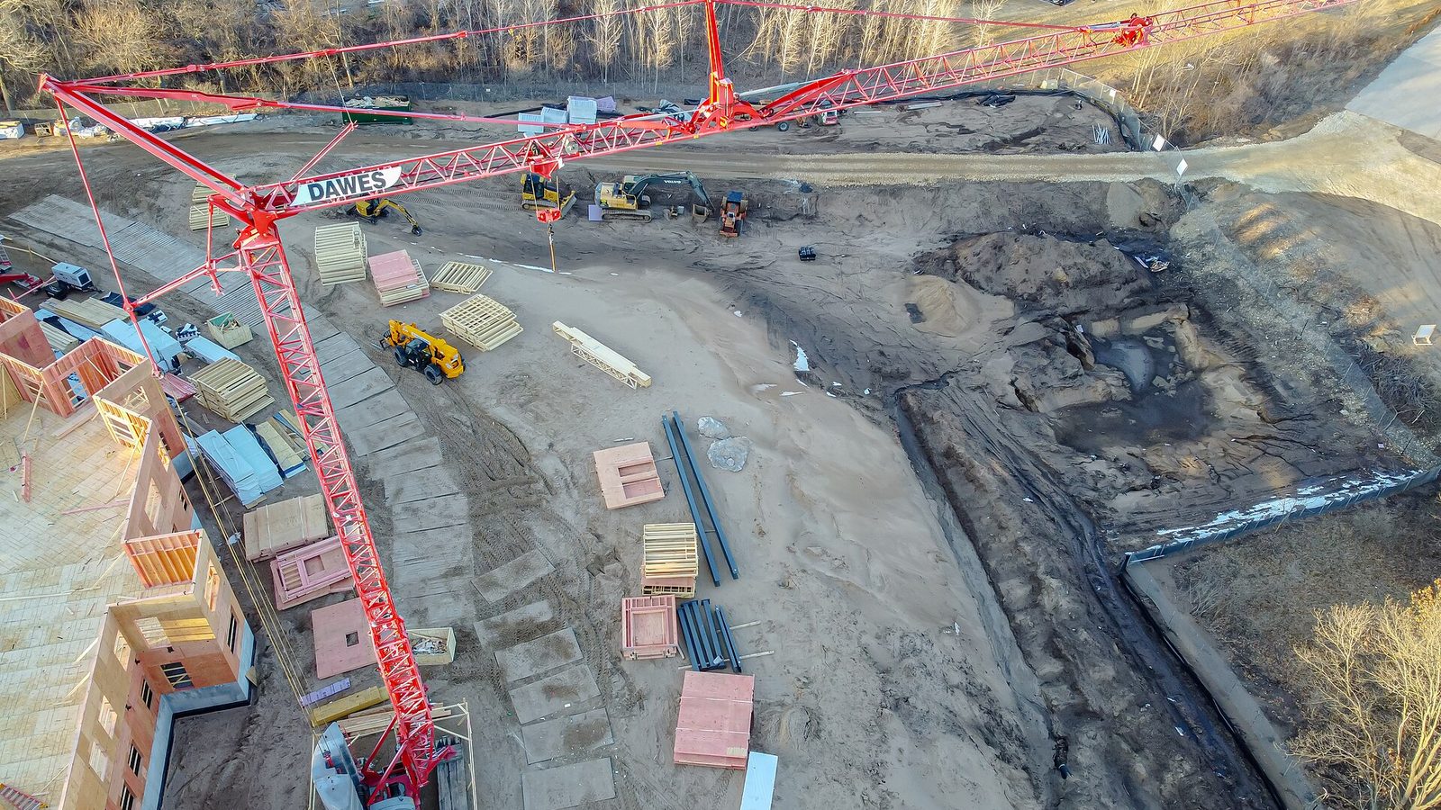 Cantiere con gru